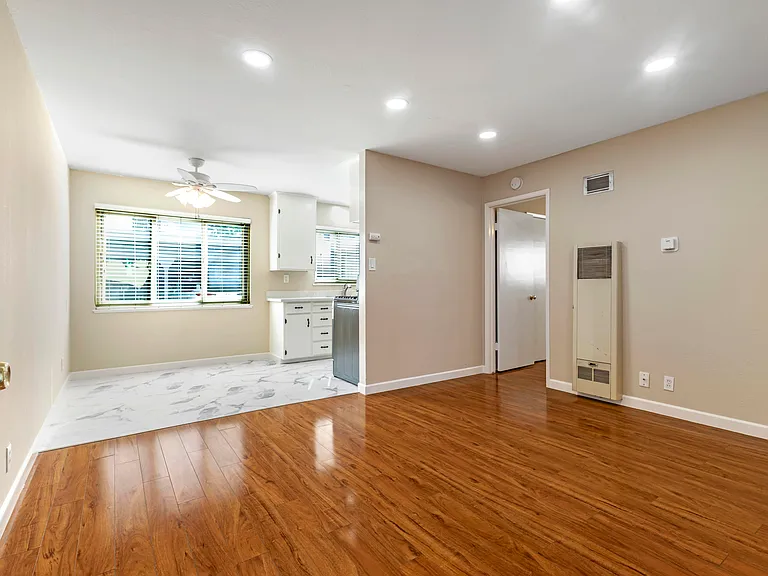 2132 Randolph Dr #2 — Photo 2