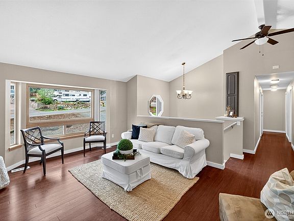 5th image of 4815 West Tapps Dr East