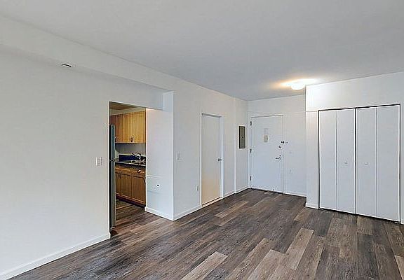 4th image of 229 Chrystie St APT 525