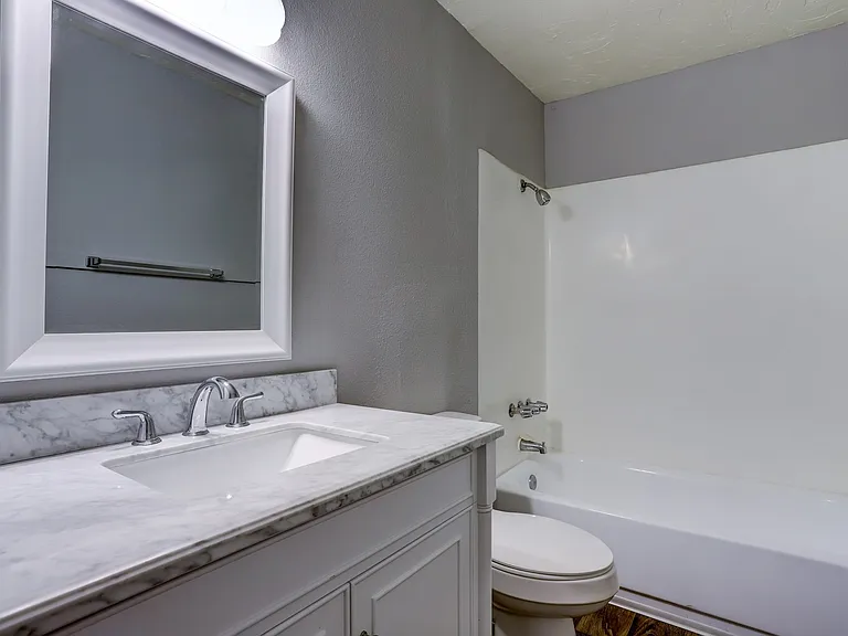 Awesome location near Salish Ponds City Park. — Photo 43