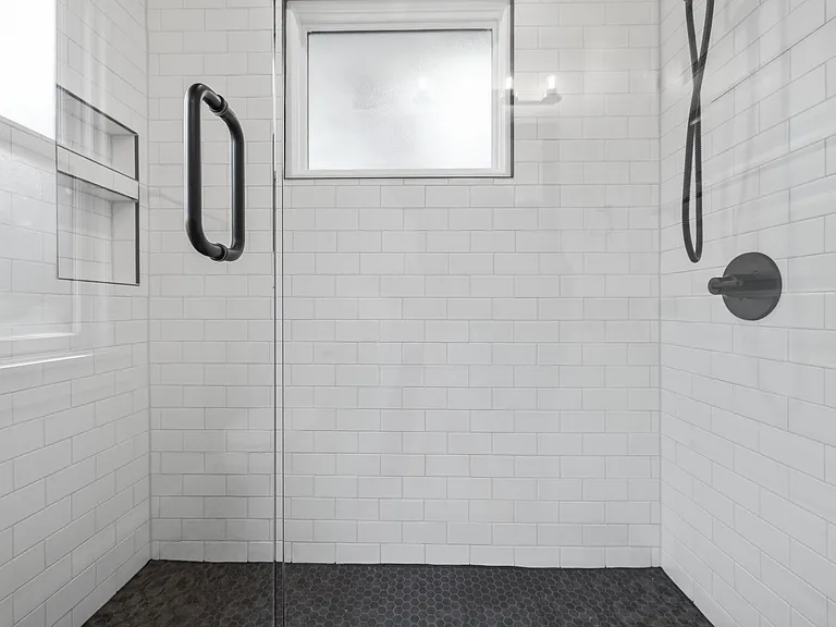 905 E Saint Clair St — Photo 19