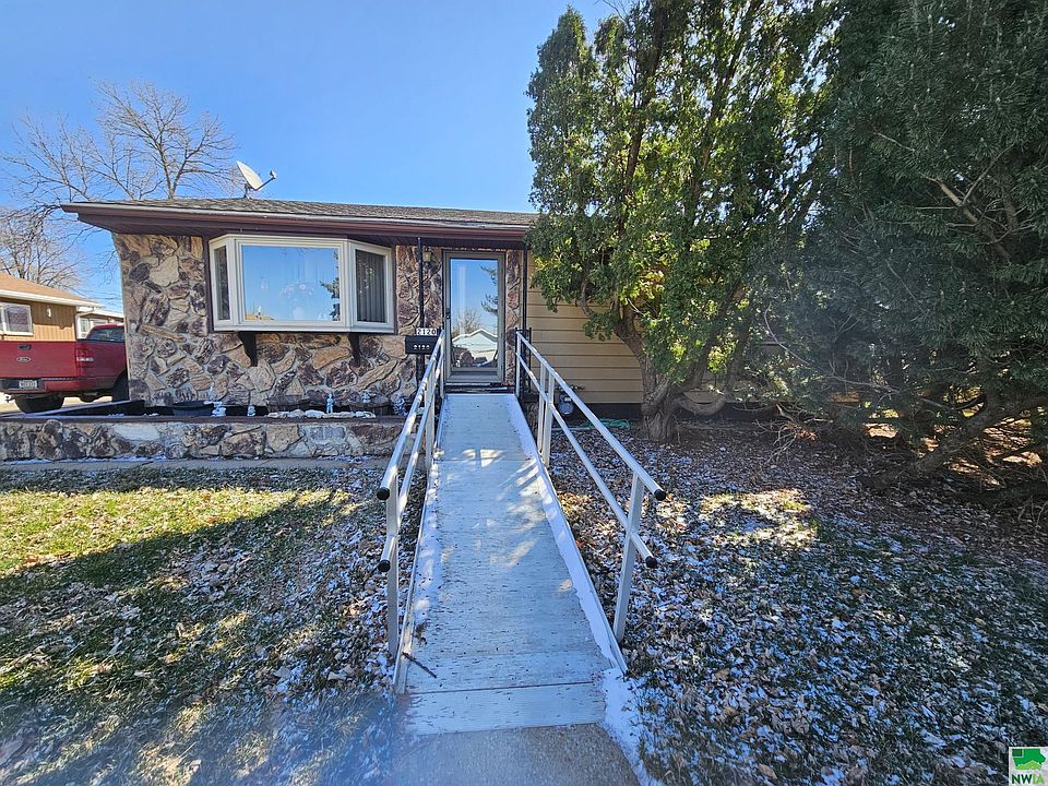 1st image of 2120 Fairbanks St