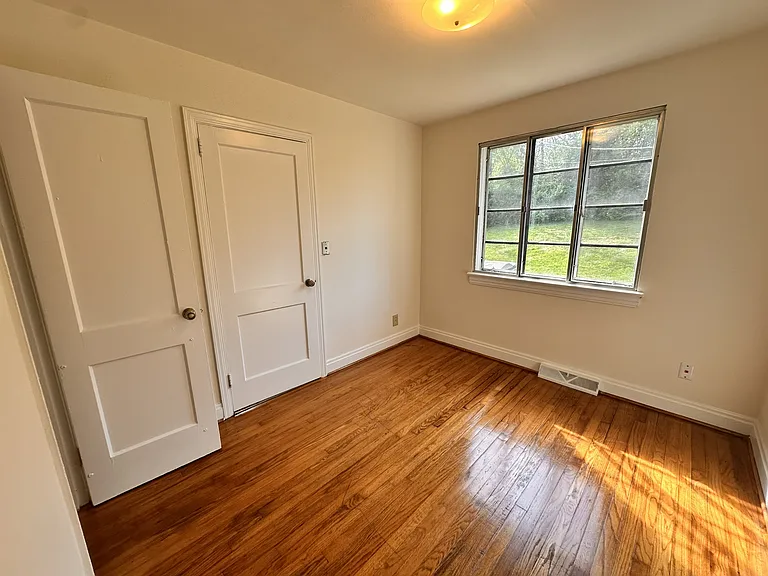 458 Elmhurst Rd — Photo 11