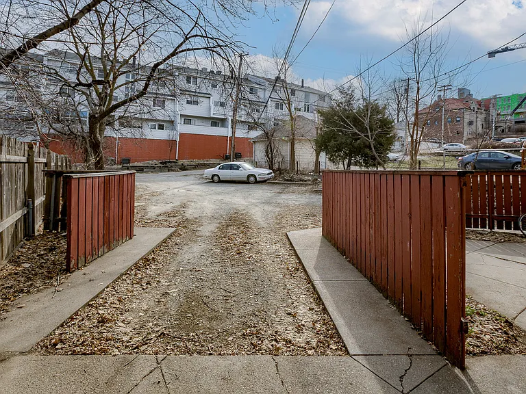 115 S 38th St #3 — Photo 24