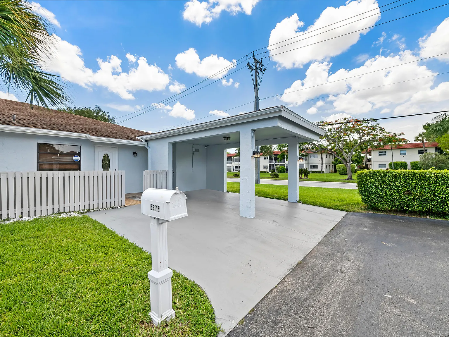 3 bed, 2.0 bath, 1288 sqft, $2,200 — Photo 4
