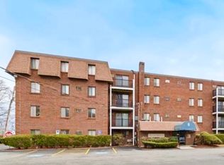 5 Washington St APT D1, Reading, MA 01867