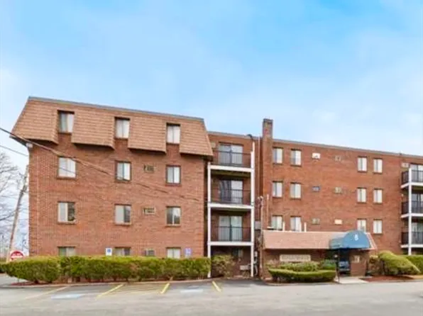 5 Washington St APT D1, Reading, MA 01867