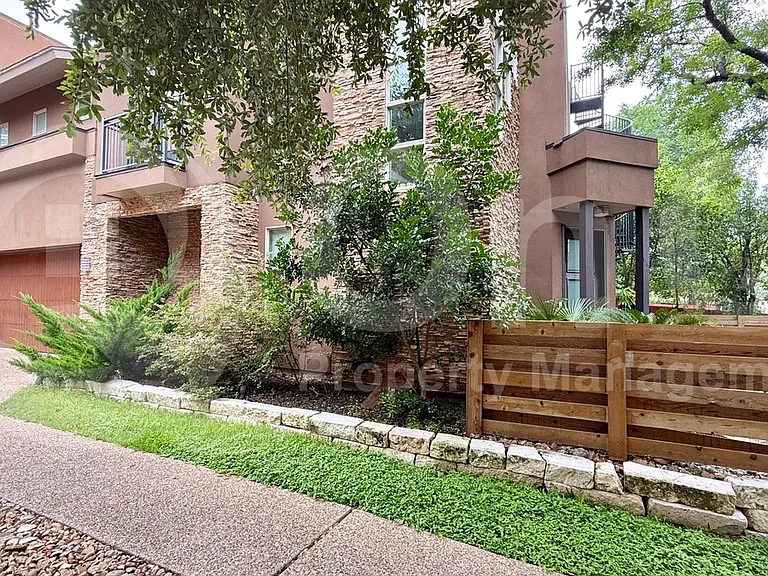 2502 Kinney Rd #A — Photo 1