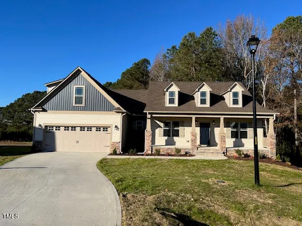 144 Red Rocks Cir, Benson, NC 27504