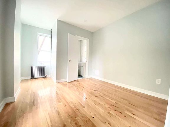 4th image of 354 Brook Ave #2