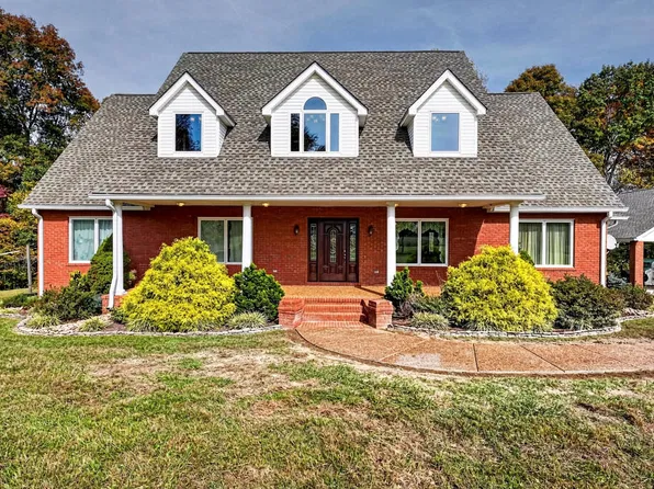215 Landmark Ln, Hilham, TN 38568