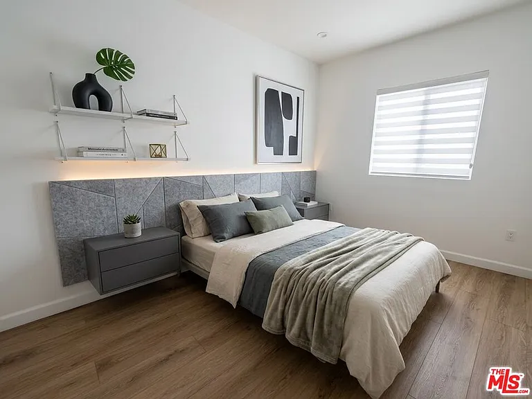 816 1/2 N McCadden Pl — Photo 9