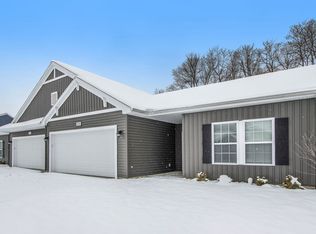 10280 Pennridge Dr, Portage, MI 49024