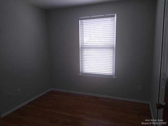 5th image of 10 W Eden Ct