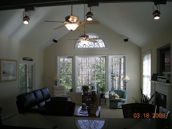 family room off kitchen