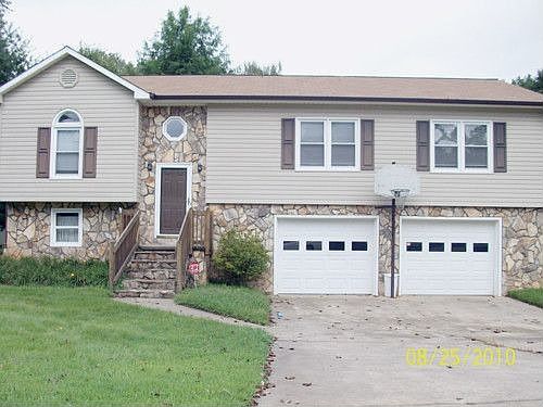 1st image of 1003 Pennell St NE