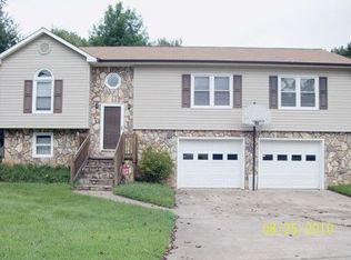 1003 Pennell St NE, Lenoir, NC 28645