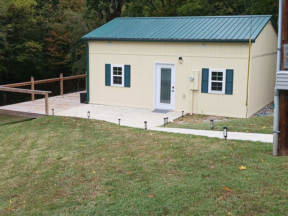 1st image of 601 Pumpkin Ridge Rd