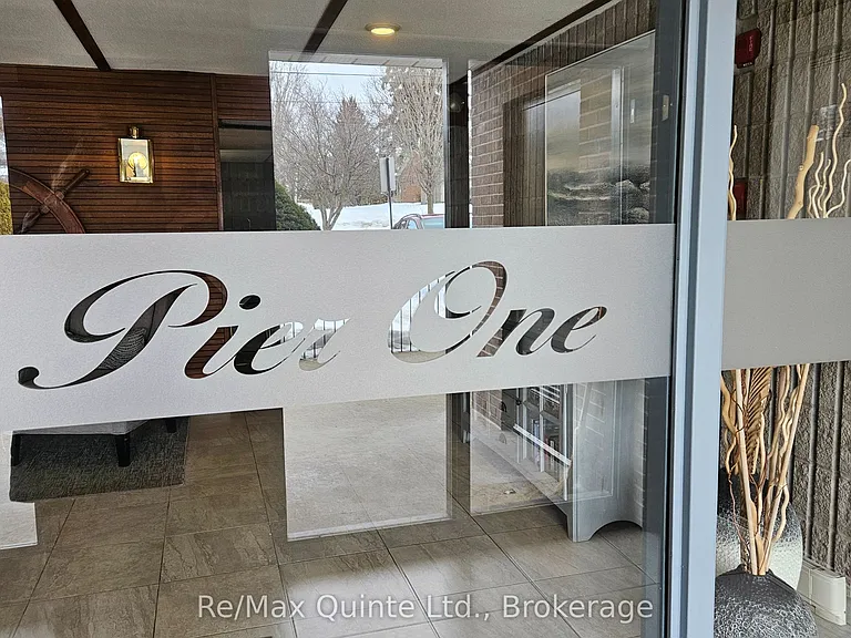 610 William St S #404 — Photo 14