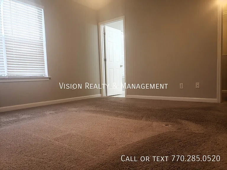 229 Bainbridge Cir — Photo 15
