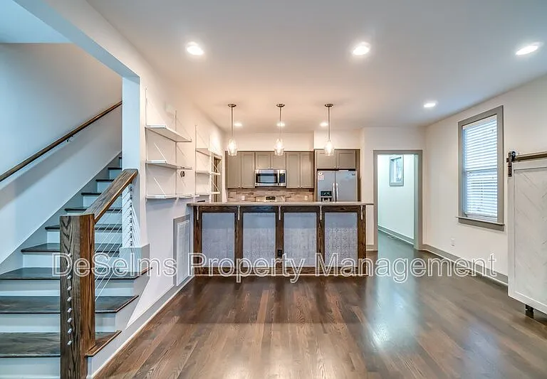 917B Spain Ave — Photo 4