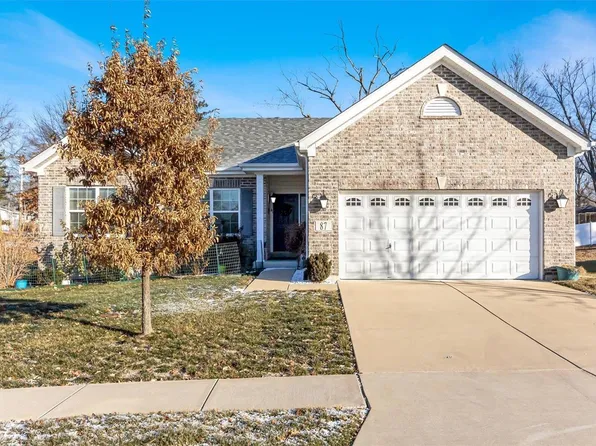 87 Arbor Hollow Ct, Ballwin, MO 63011
