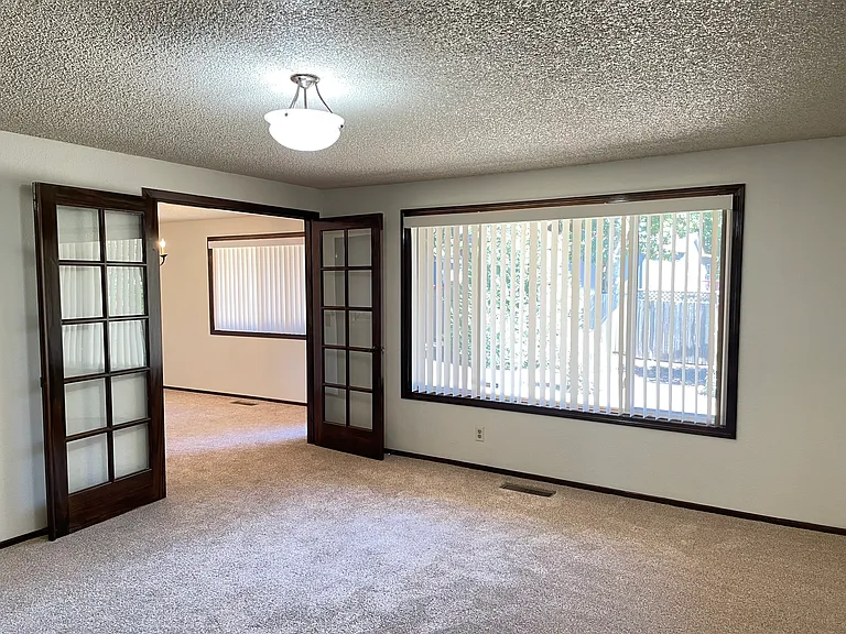 6308 Woodlawn Dr NE — Photo 13