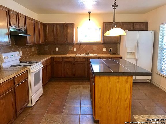4th image of 139 W Vestal Pl