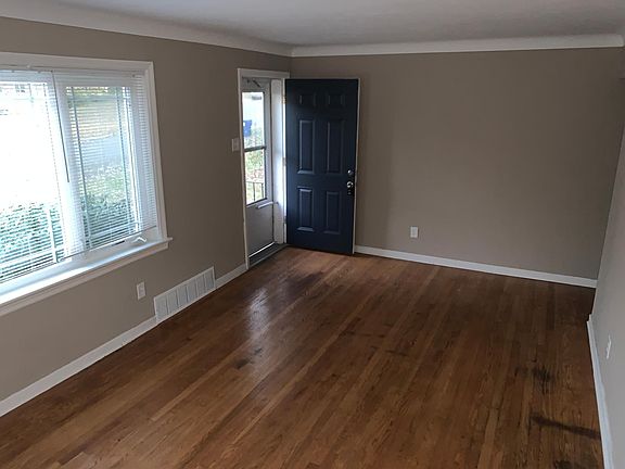 4th image of 1390 Saint Francois St