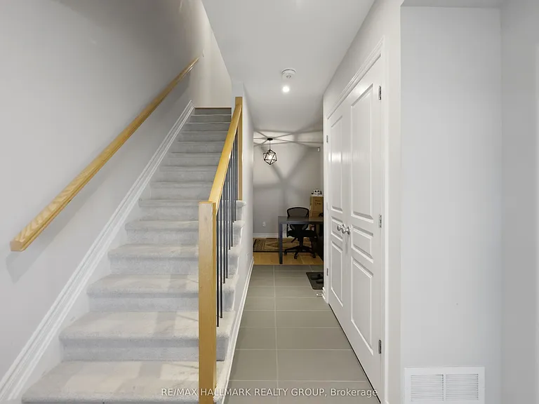 595 Compass St — Photo 3