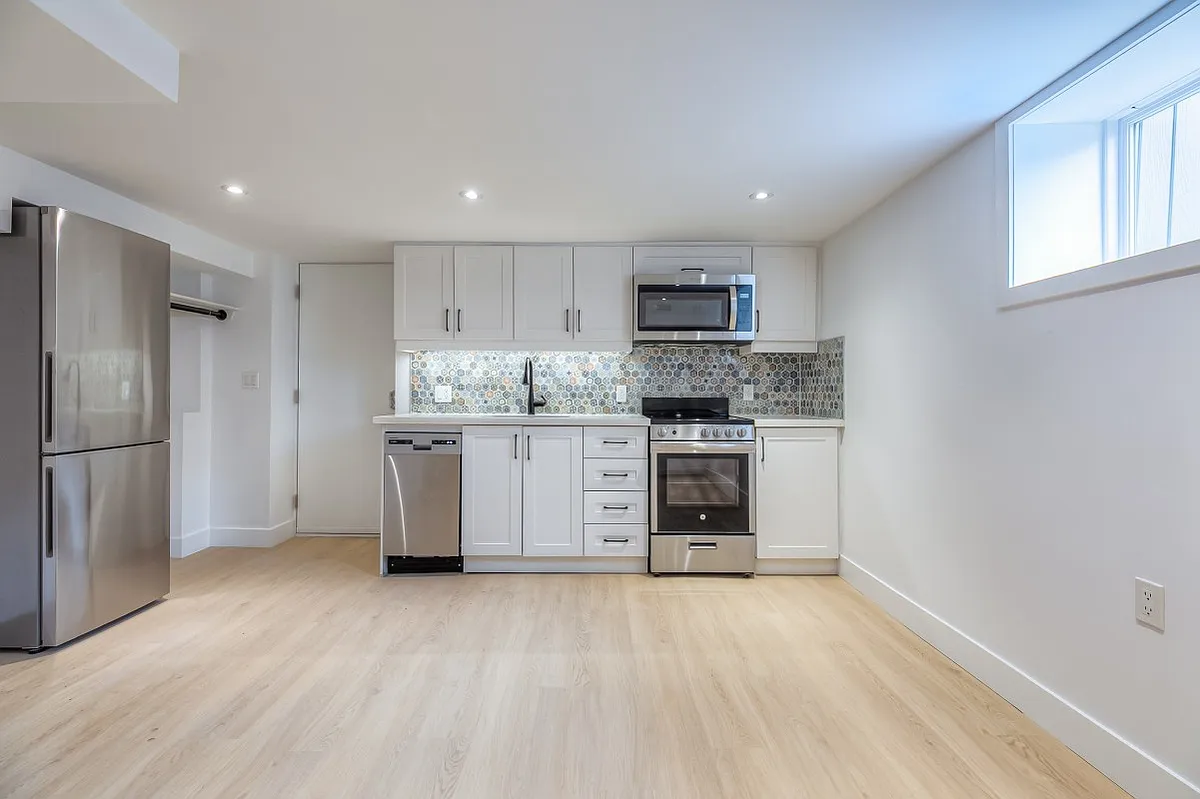 Building Photo - 429 Brock Ave #BASEMENT