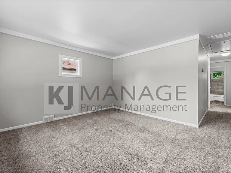 20436 Inkster Rd — Photo 10