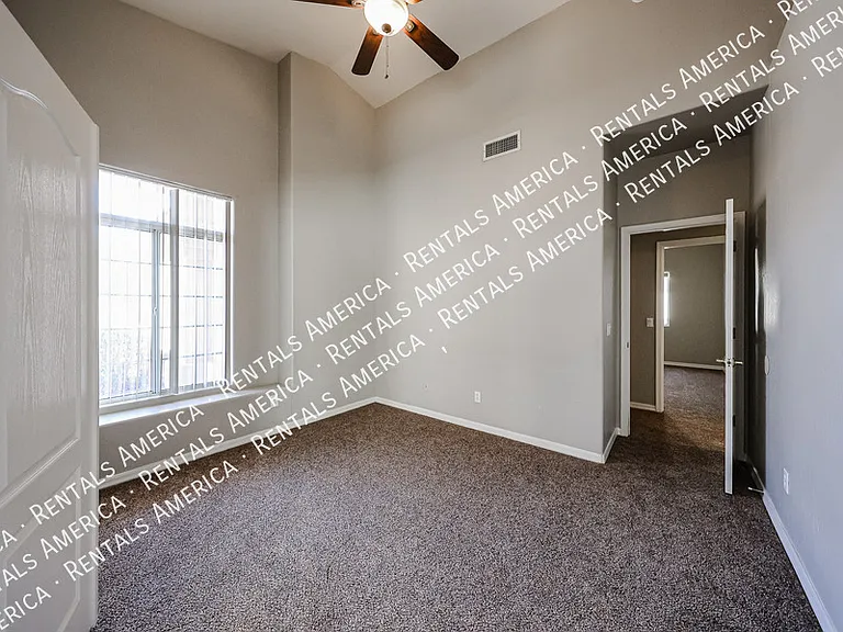 13874 W Wilshire Dr — Photo 32