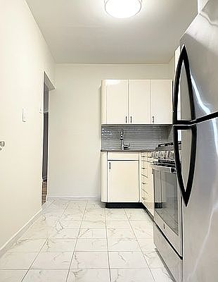 4th image of 22-13 38th St #L