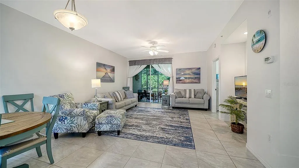 2 bed, 2.0 bath, 1068 sqft, $2,350 — Photo 4