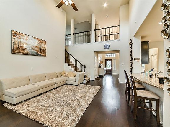5th image of 15611 Whispering Green Dr