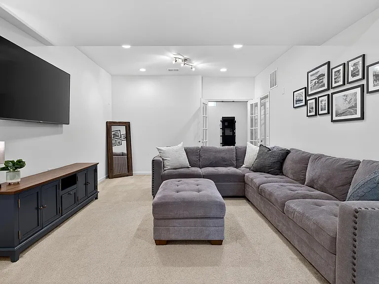 2417 Abington Dr — Photo 7