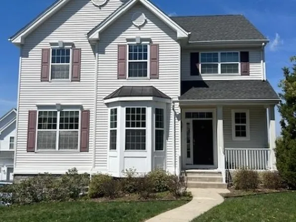 273 Winding Hill Dr, Hackettstown, NJ 07840