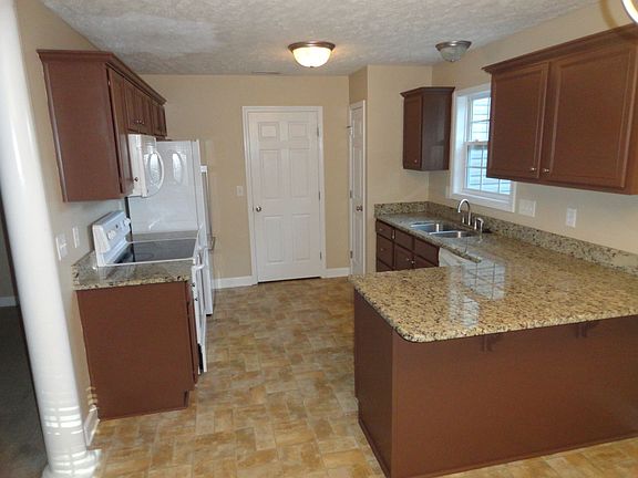 5th image of 212 Van Buren Dr
