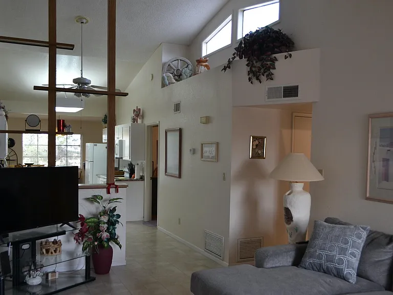 455 Delaware Dr #112 — Photo 2