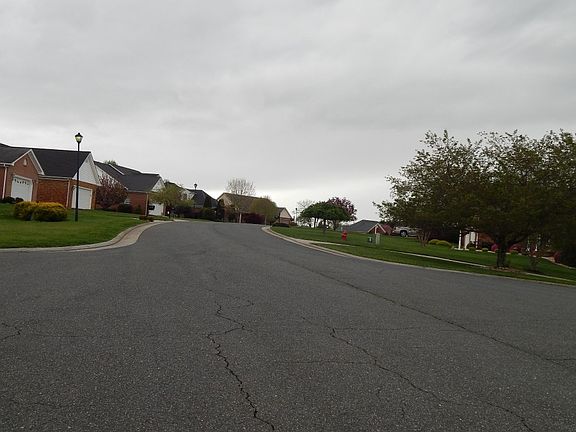 4th image of 1444 Glenbrooke Dr