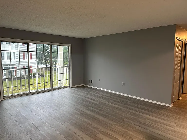 464 Northam Dr — Photo 5
