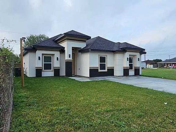2nd image of 1914 Miramar Dr