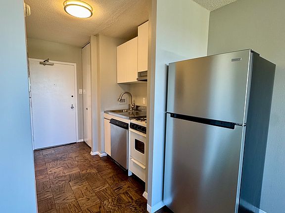 4th image of 5500 Friendship Blvd APT 2306N