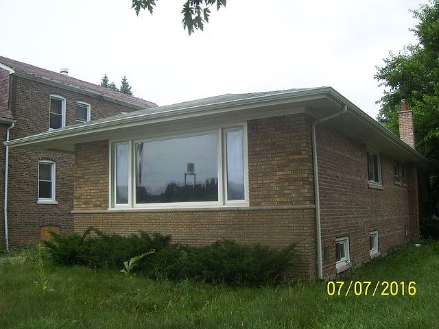 For Sale: 8216 South Lafayette Avenue, CHICAGO, IL 60620