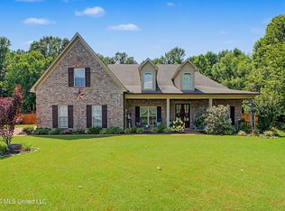927 Shadow View Dr S, Hernando, MS 38632