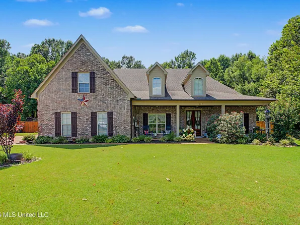 927 Shadow View Dr S, Hernando, MS 38632