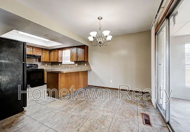 7301 Edenborough Dr — Photo 16