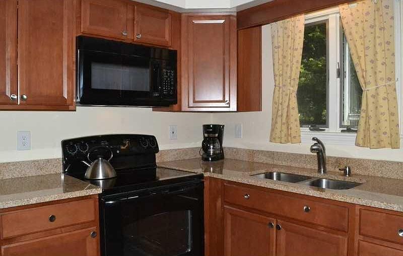 Kitchen granite countertops
