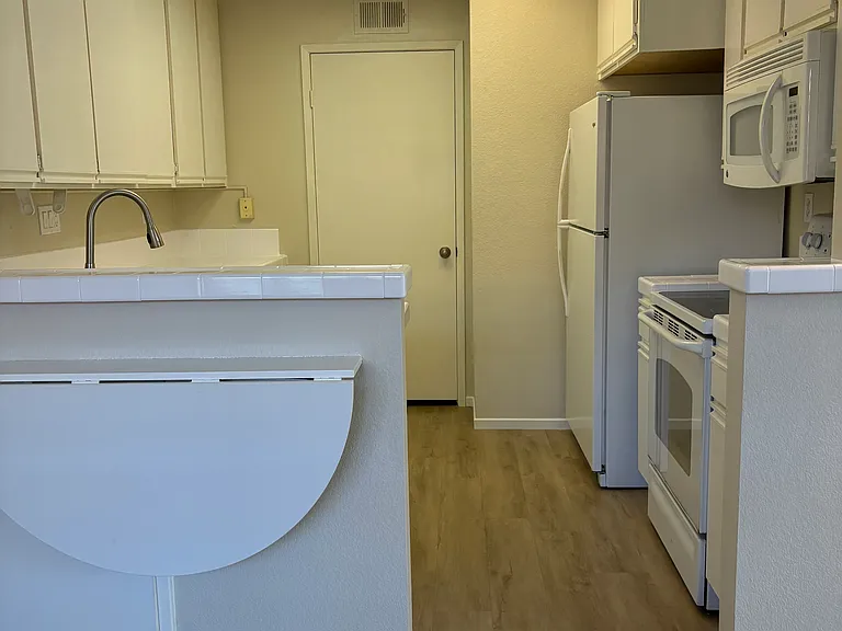 432 Villa Point Dr — Photo 7